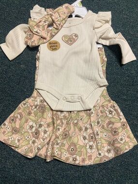 Cream Ribbed Baby Onesie with Floral Pants & Headband